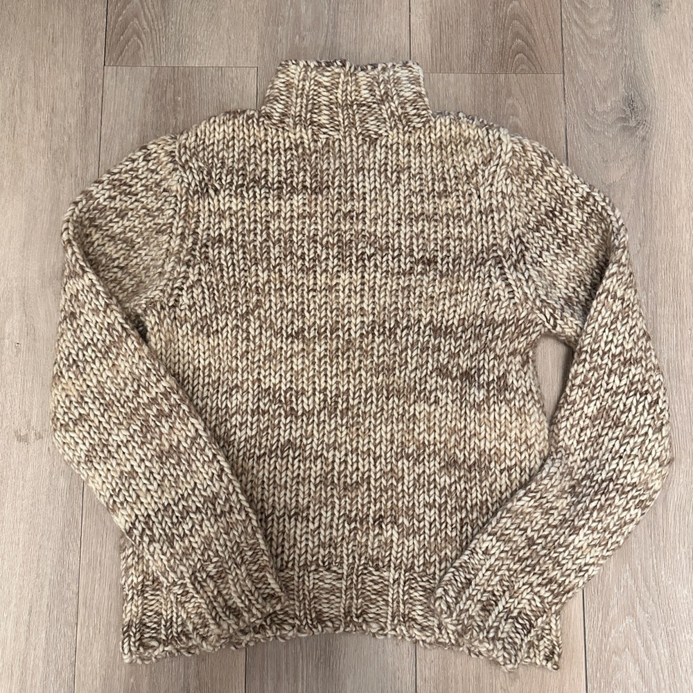 Banana Republic women’s Wool Blend Chunky Cable Knit Sweater – Size M - Picture 3 of 5